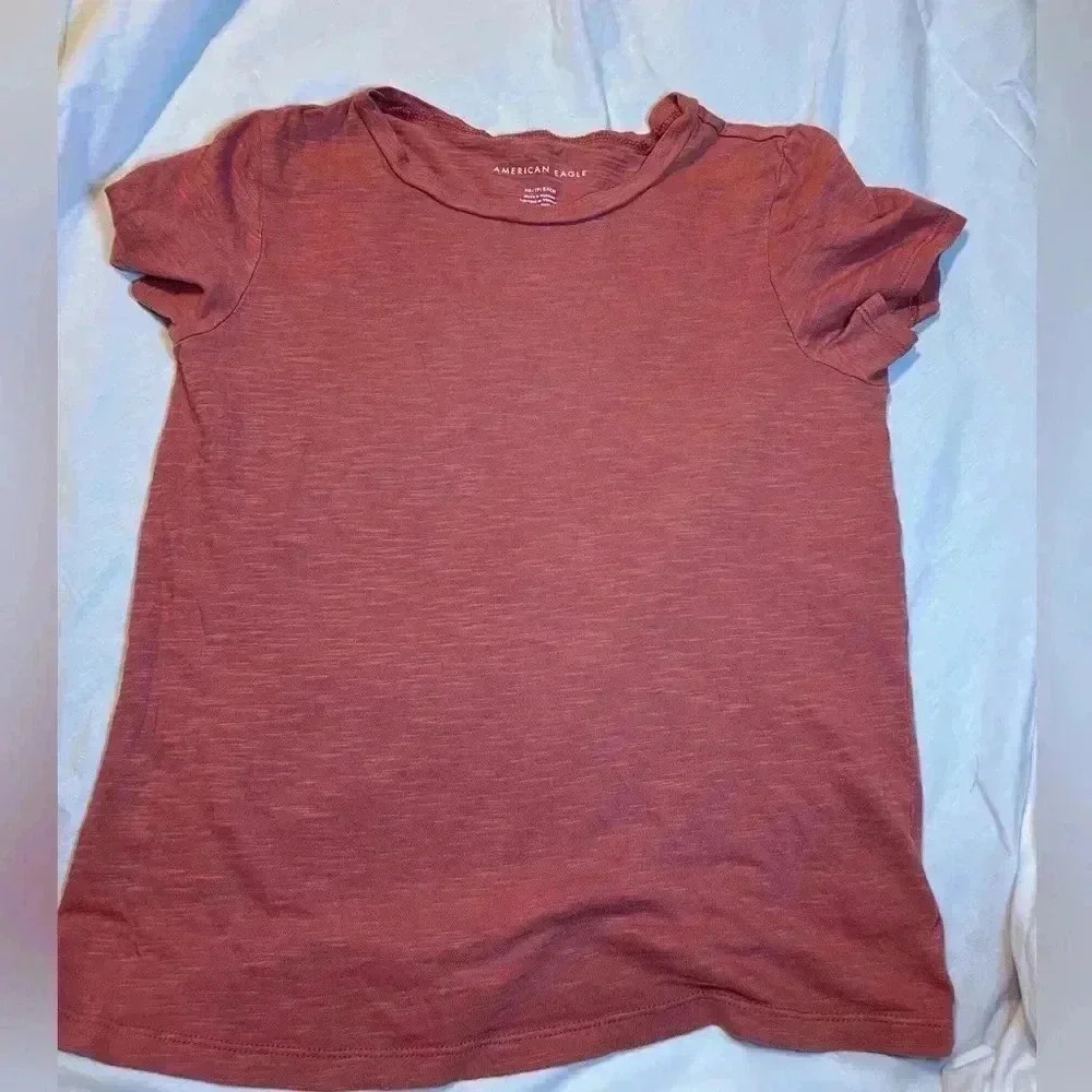 American Eagle tee-